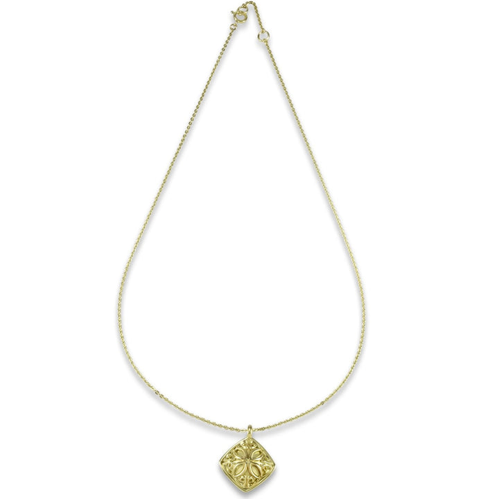 gold pendant necklace