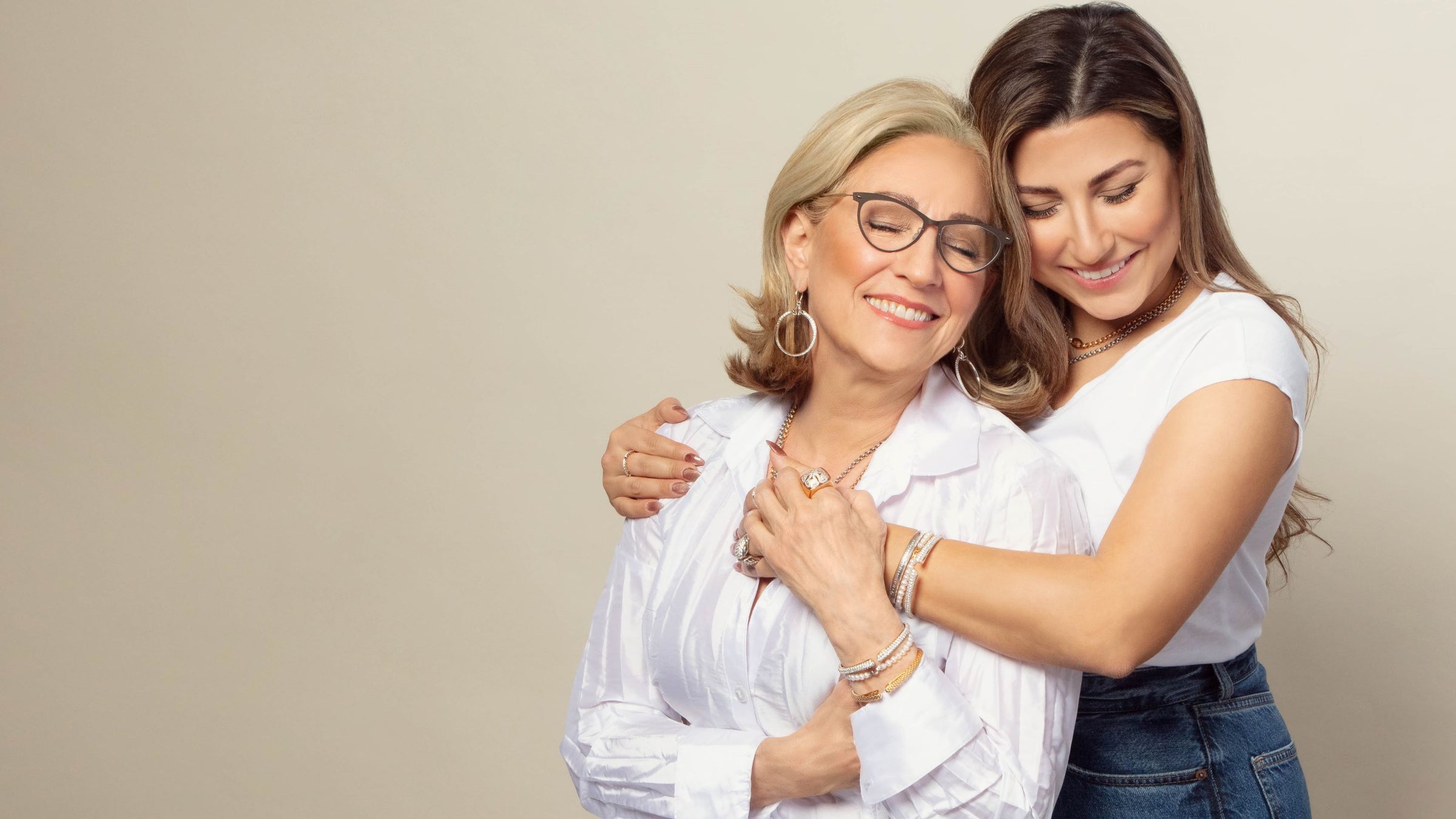 Ann King Lagos and her daughter Kate embrace