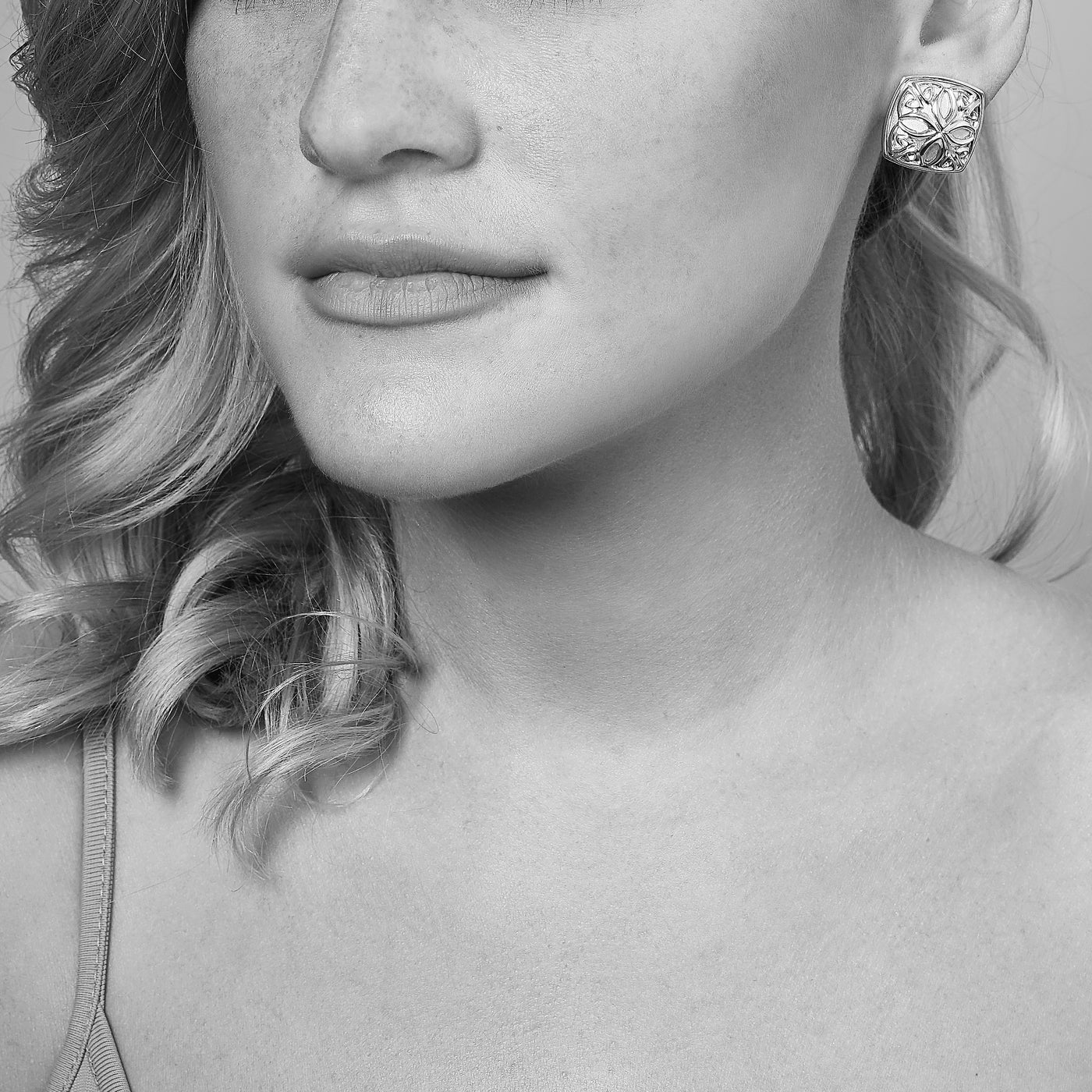 rose gold stud earring
