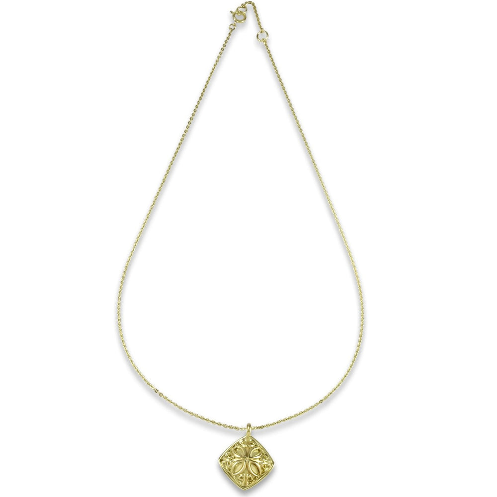 gold pendant necklace